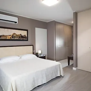 Aparthotel Quadra Key Easy In, Florence